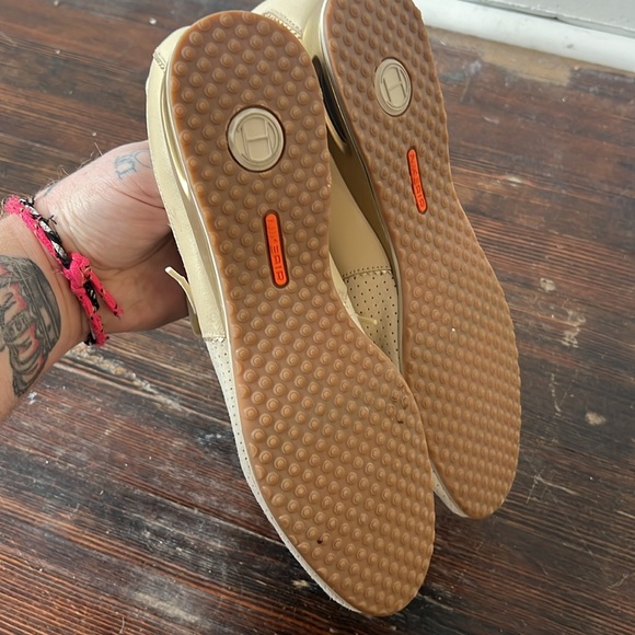 Cole Haan Sandshell Suede shoe 9.5B - Picture 4 of 6